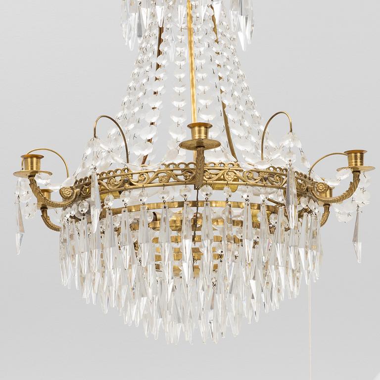 A Gustavian style chandelier, mid-20th Century.