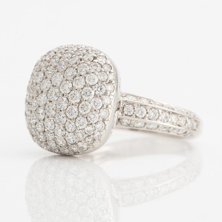 Ring, vitguld med briljantslipade diamanter.