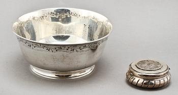 SKÅL samt DOSA, silver, bl.a. T. Eldh, 1900-talets början. Tot ca 180 g.