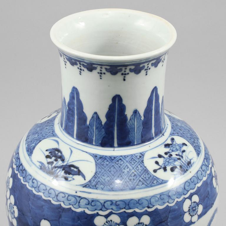 LOCKURNA, porslin, Kina, 1800-tal.