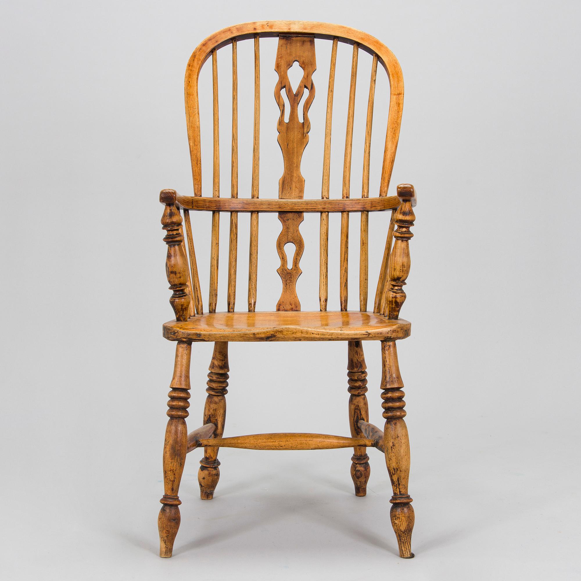 An armchair in Windsor style, 18th century.