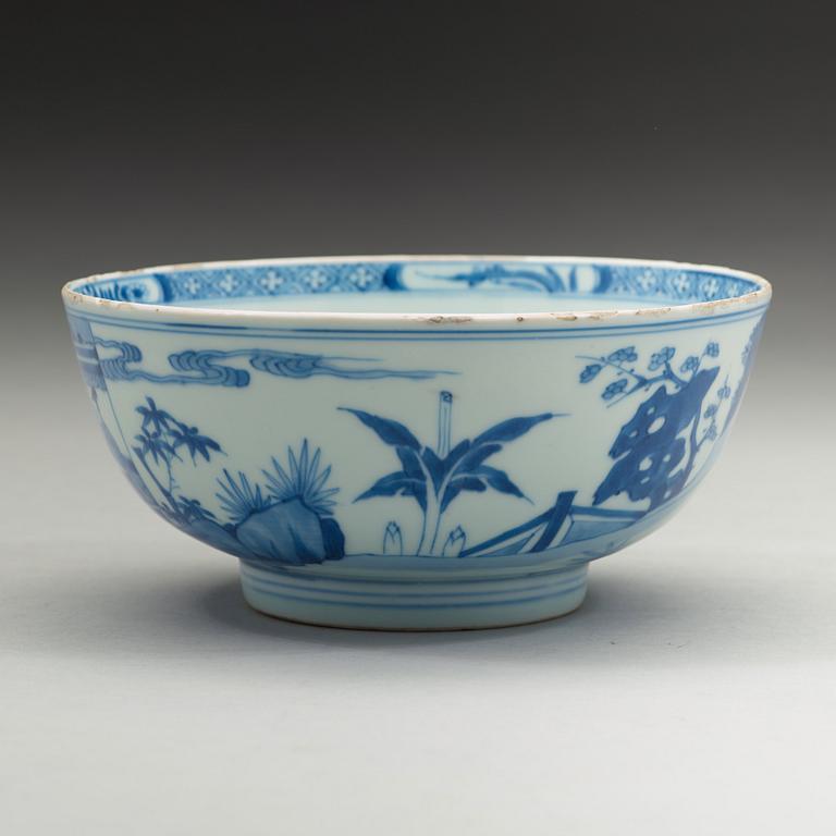SKÅL, porslin. Qing dynastin, 1700-tal, med Yongzheng sex karaktärers märke.