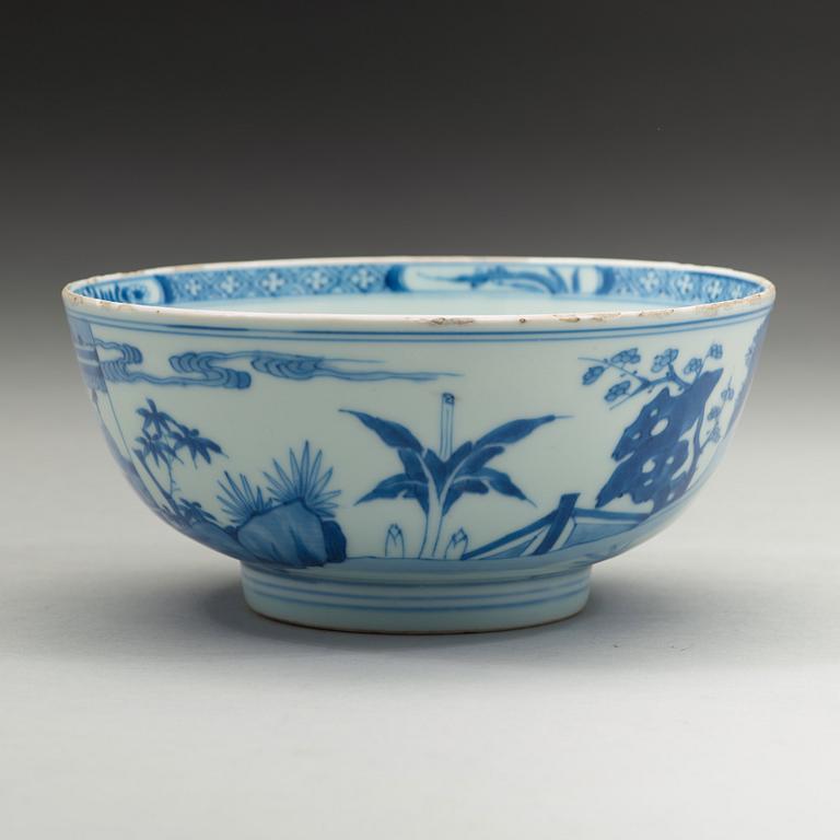 A fine blue and white bowl, Qing dynasty, 18th Century, with Yongzheng six character mark.