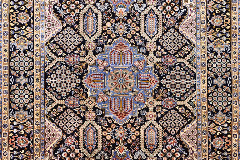 A Najafabad carpet, c. 407 x 285 cm.