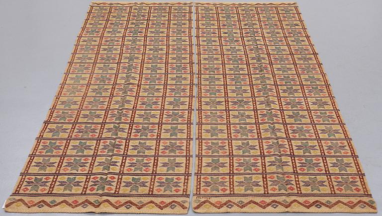 Märta Måås-Fjetterström, MÄRTA MÅÅS-FJETTERSTRÖM, DRAPES, 1 pair, "Element", flat weave, ca 226,5 x 71 cm each.