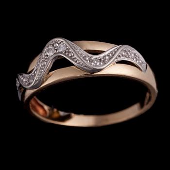 RING, 14K guld, diamanter. Vikt ca 2,7 g.