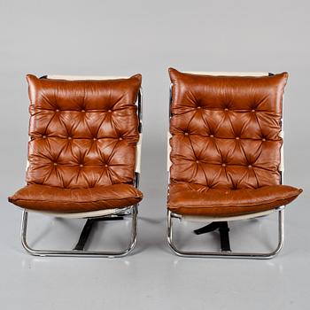 FÅTÖLJER, ett par, 1970-tal.