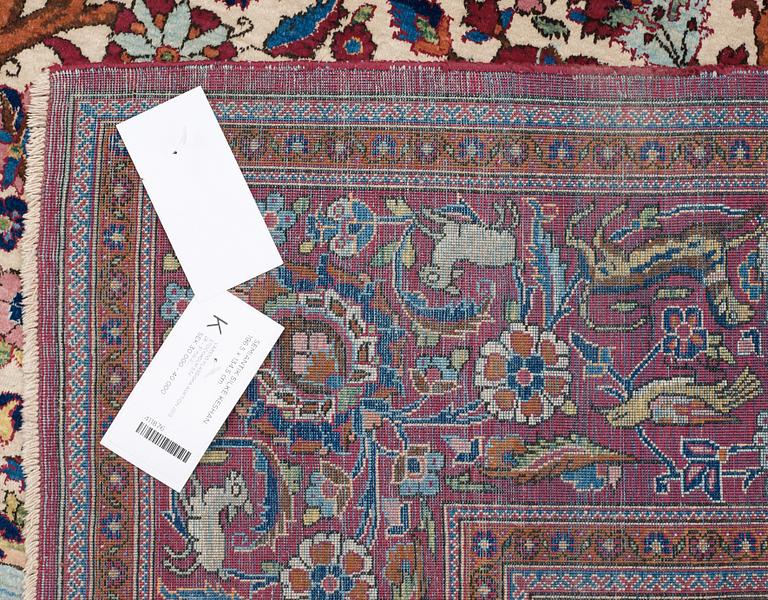 SEMI-ANTIQUE SILK KASHAN. 196,5 x 134,5 cm.