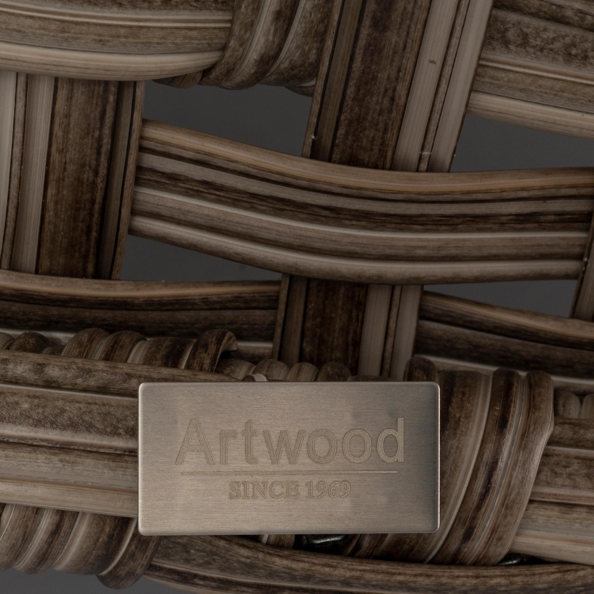 A apir of 'Santa Monica' garde chairs from Artwood.