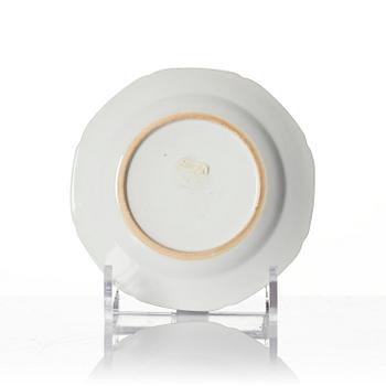 A set of twelve Chinese export porcelain dessert dishes, Qing dynasty, Qianlong and Jiaqing, 18/19th century.