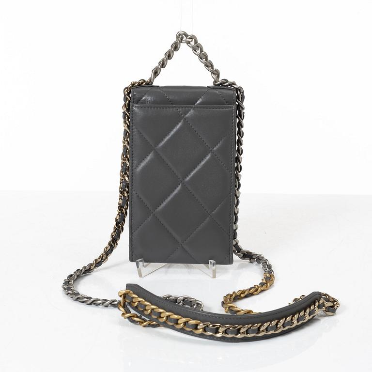 Chanel, bag/mobile bag, 2022-2023.