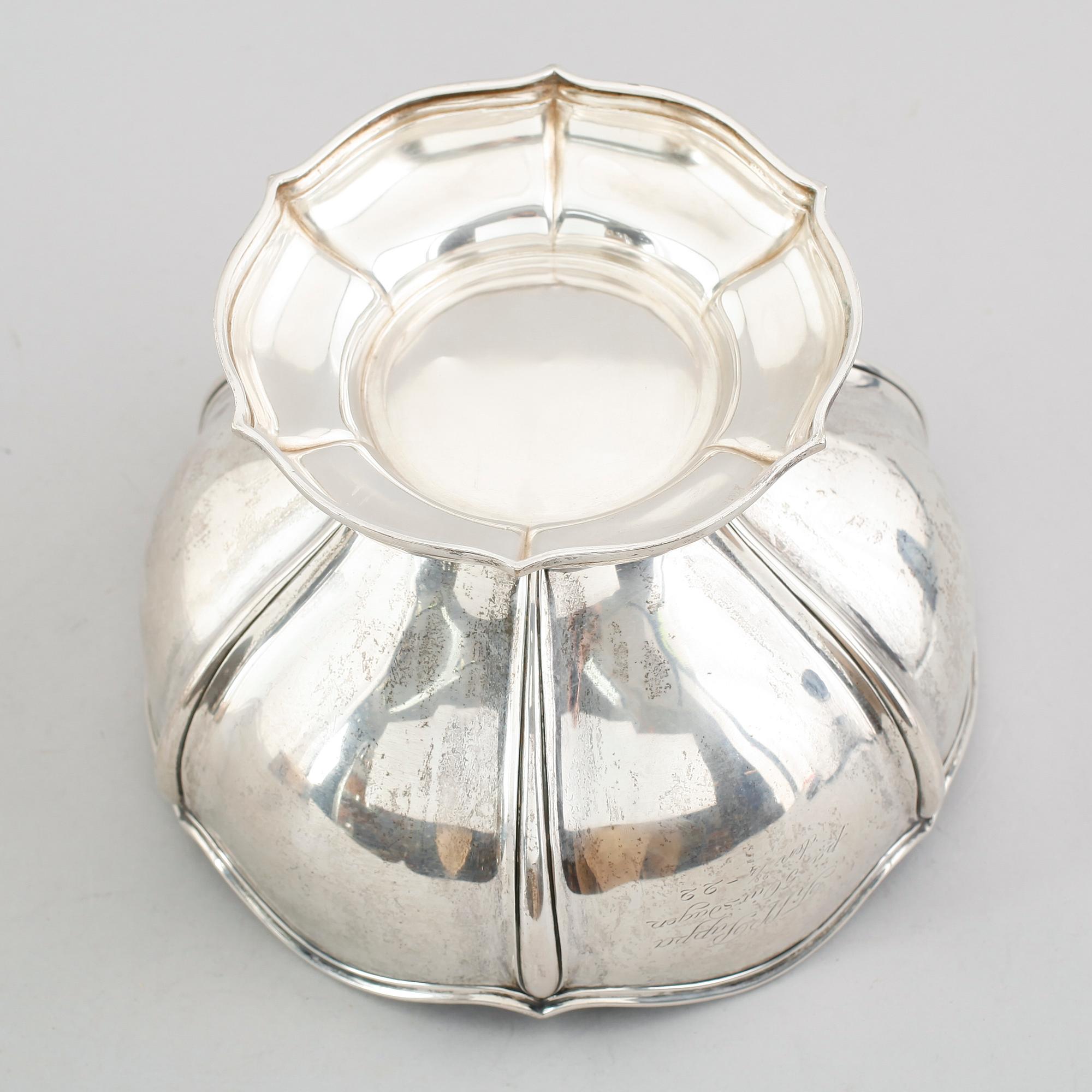 SKÅL, silver, svenska importstämplar, 1900-talets första hälft. Vikt ca 490 gram.