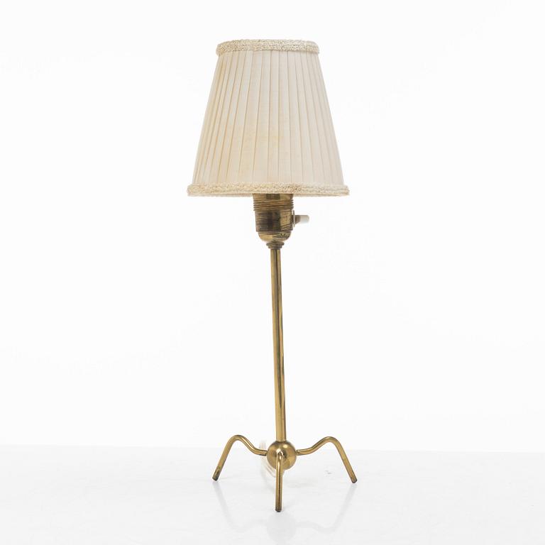 Harald Notini, a table lamp model 15490, Arvid Böhlmarks Lampfabrik, Stockholm, 1940s.