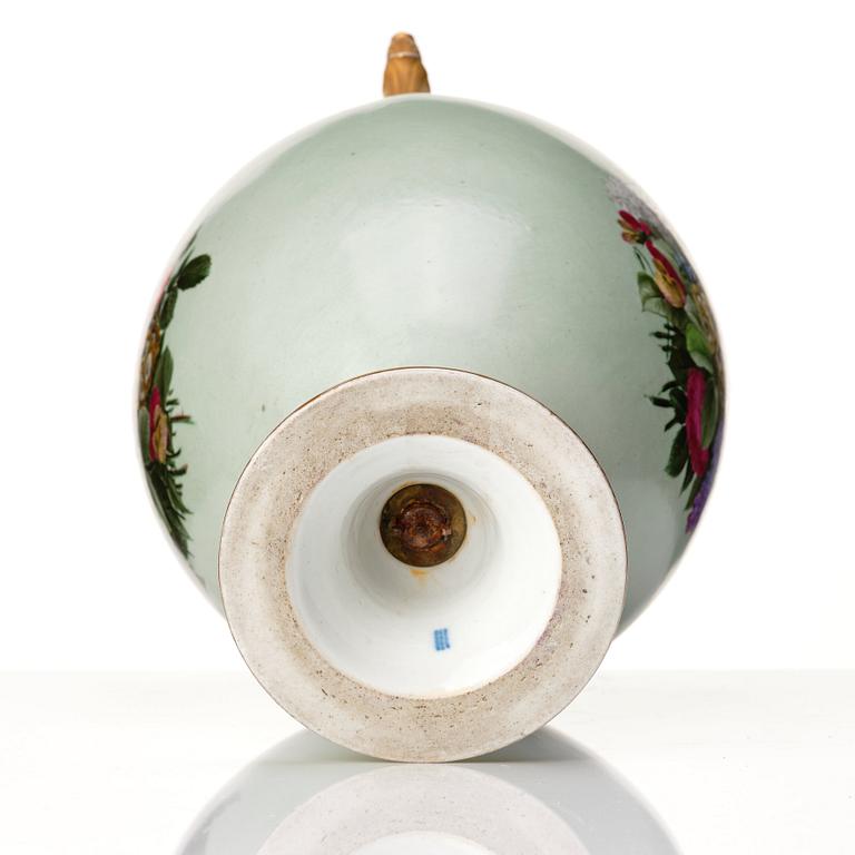 Praktvas, porslin. Royal Copenhagen, Danmark, 1800-tal.