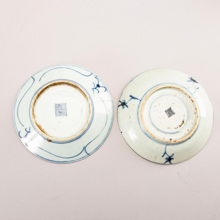 A set of 11 different Chinese 18th century porcelain plates.