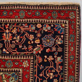 A RUG, an antique/semi-antique Kashan Motachem, ca 213 x 141,5 cm.