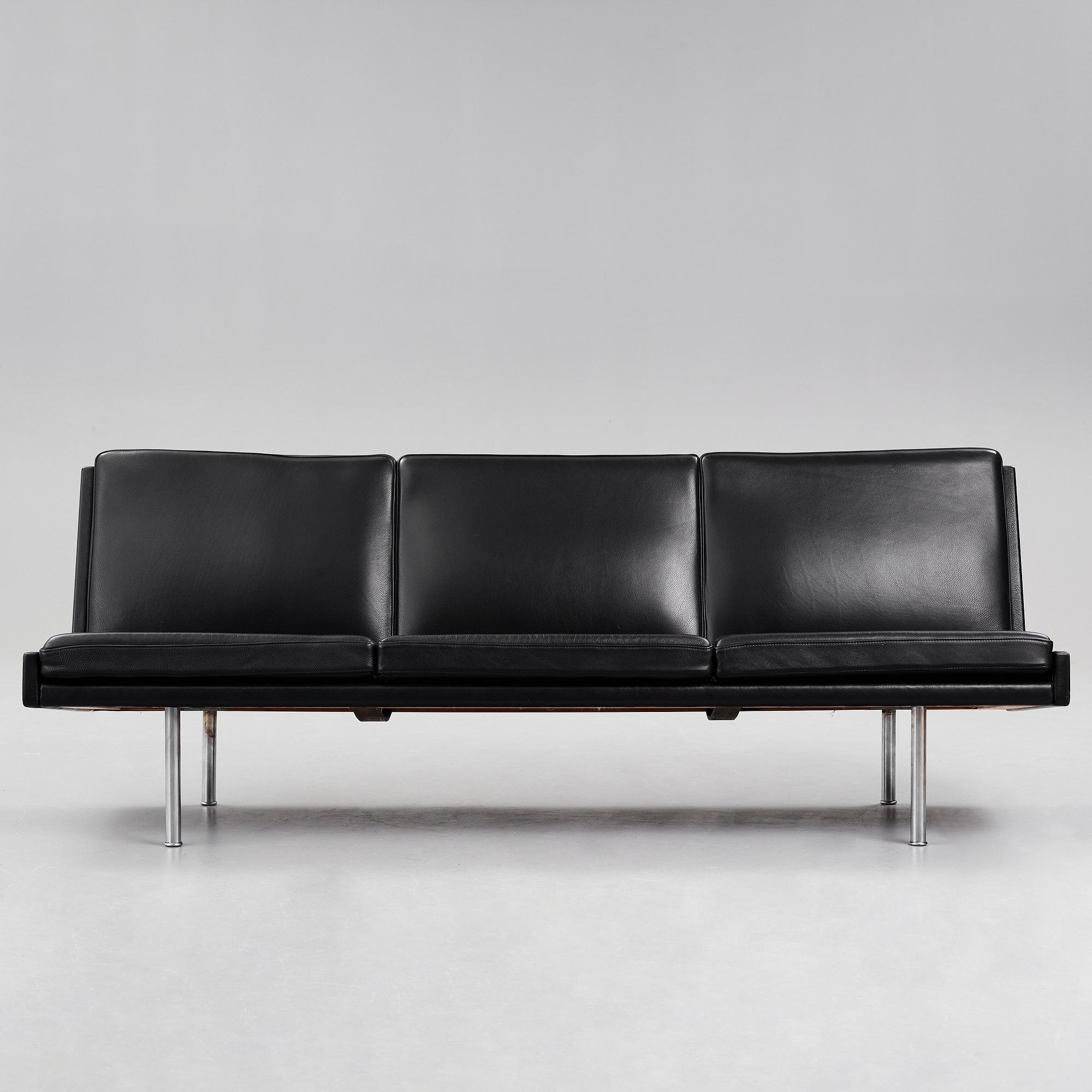 HANS J WEGNER, a sofa, "The Lufthavnssofa" AP-35, for AP Stolen, Denmark 1960's.