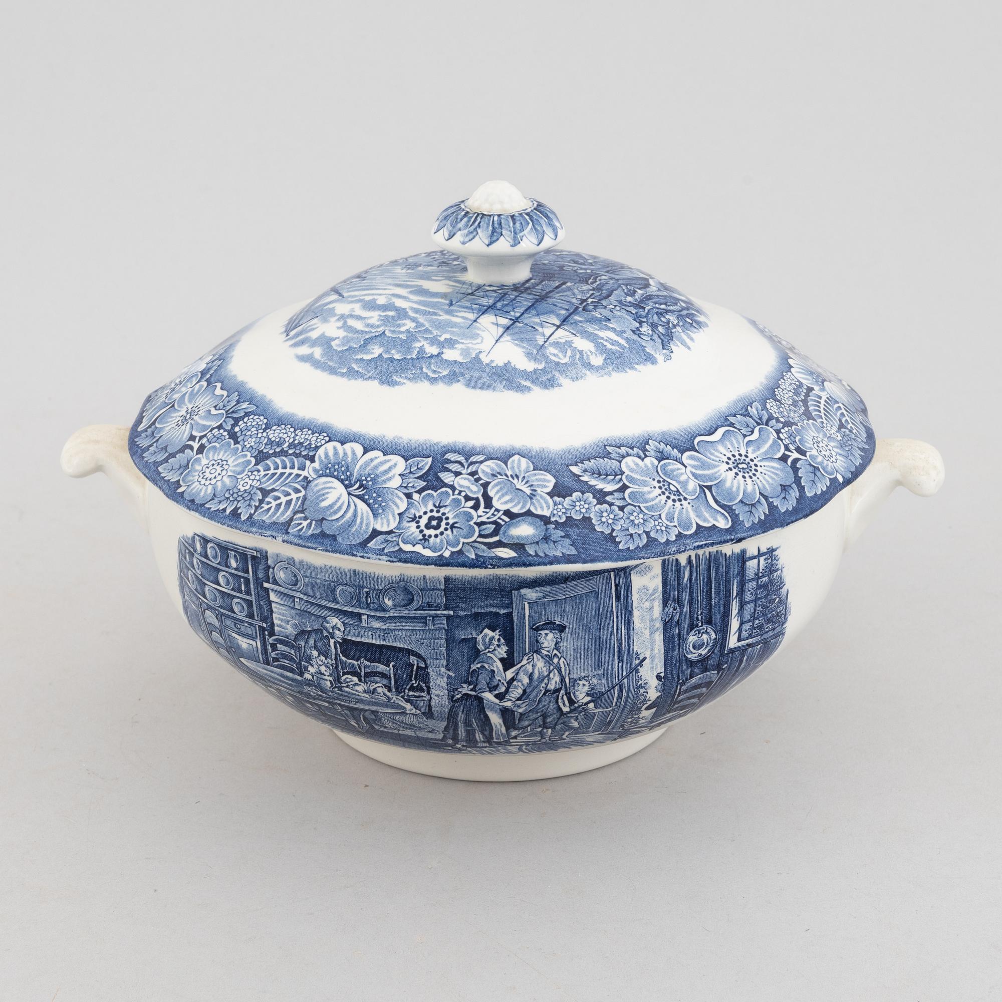 A 63-piece creamware dinner service, "Skåne", Rörstrand, around 1900.