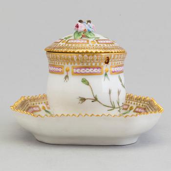 A Royal Copenhagen 'Flora Danica' custard cup with lid and plate model #3514 and #3515.