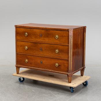 A late Gustavian chest of drawers, around 1800.