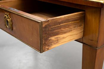 Skrivbord med uppsats, 1800-tal, Sengustaviansk stil,