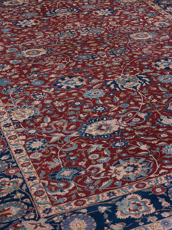 SEMI-ANTIQUE TURKISH. 407,5 x 295 cm (as well as a few cm flat weave on each end).