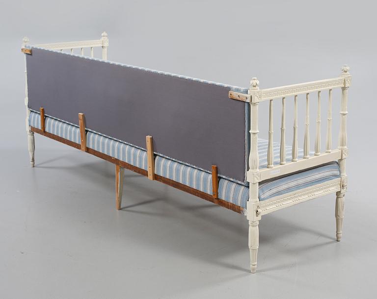 SOFFA, sengustaviansk, omkring år 1800.