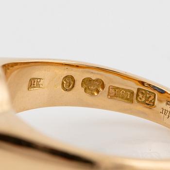 Ring carmosé, 18K guld med safir och gammalslipade diamanter.