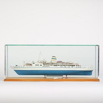 Ship model, M/V Funchal, built by Gunnar Roempke 1988-89.
