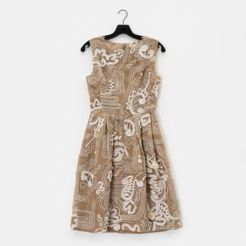 Oscar de la Renta, a silk dress size 2.