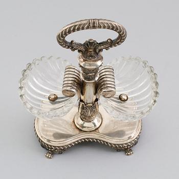 SALTKAR, silver och glas, otydliga svenska stämplar, 1800-talets mitt.