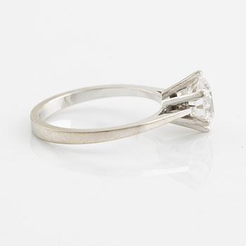Ring, Gübelin, solitär, vitguld med briljantslipad diamant, ca 1,58 ct.