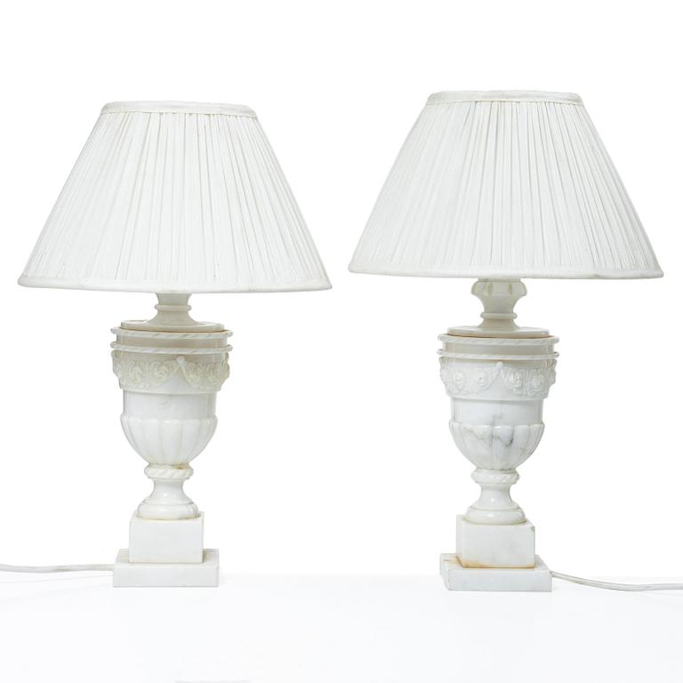 Bordslampor, ett par, alabaster, Italien, 1900-talets mitt.