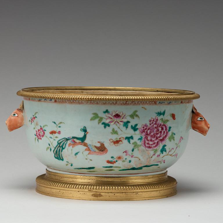 A famille rose 'double peacock' tureen, Qing dynasty, Qianlong (1736-95).