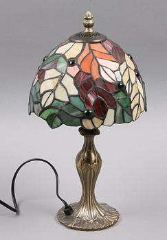 BORDSLAMPA, Tiffany-stil. 1900-tal.