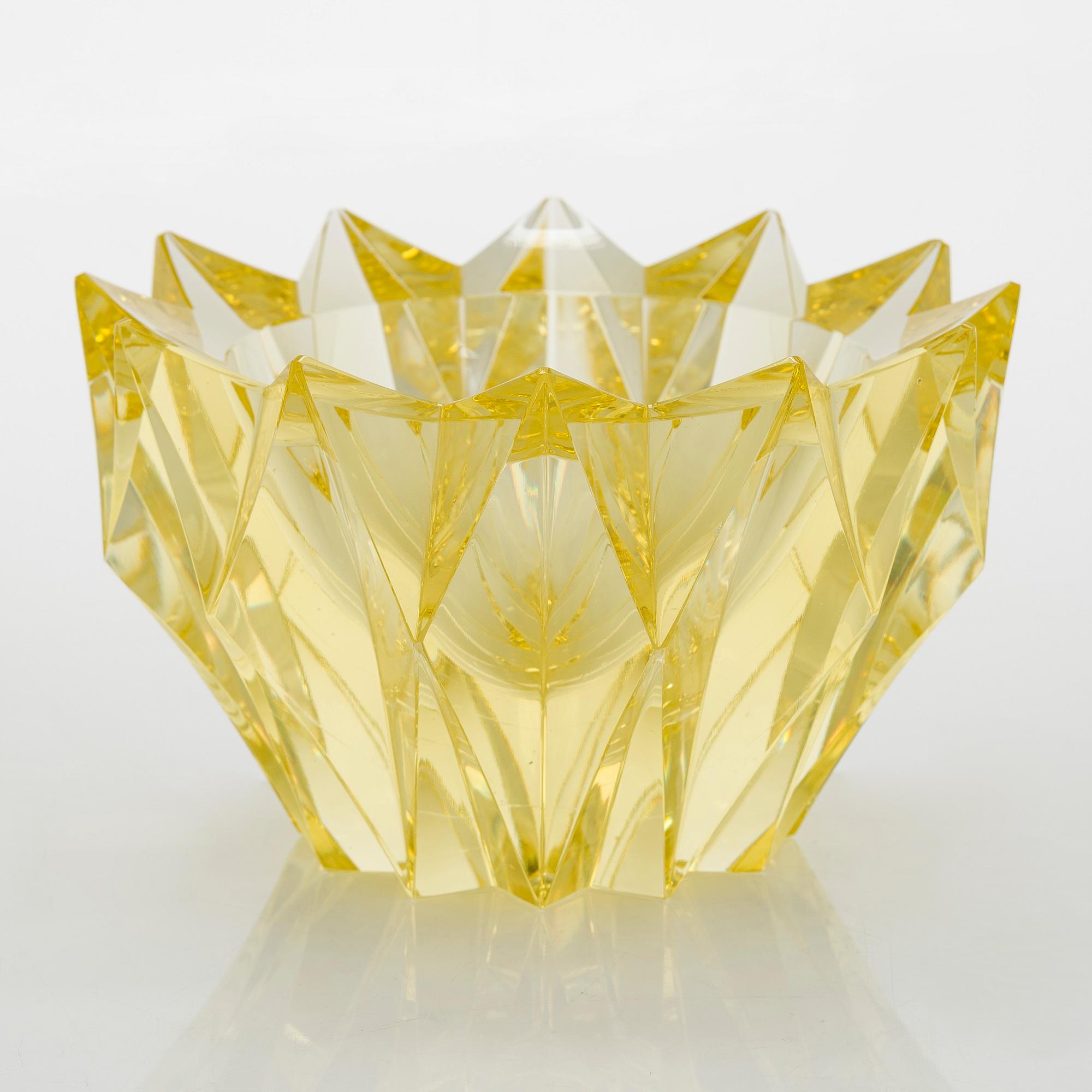 Aimo Okkolin, a 'Water Lily' bowl, signed Aimo Okkolin for Riihimäen Lasi Oy.