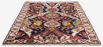 Semiantik "drak" matta, västra Persien, ca 237 x 133 cm.