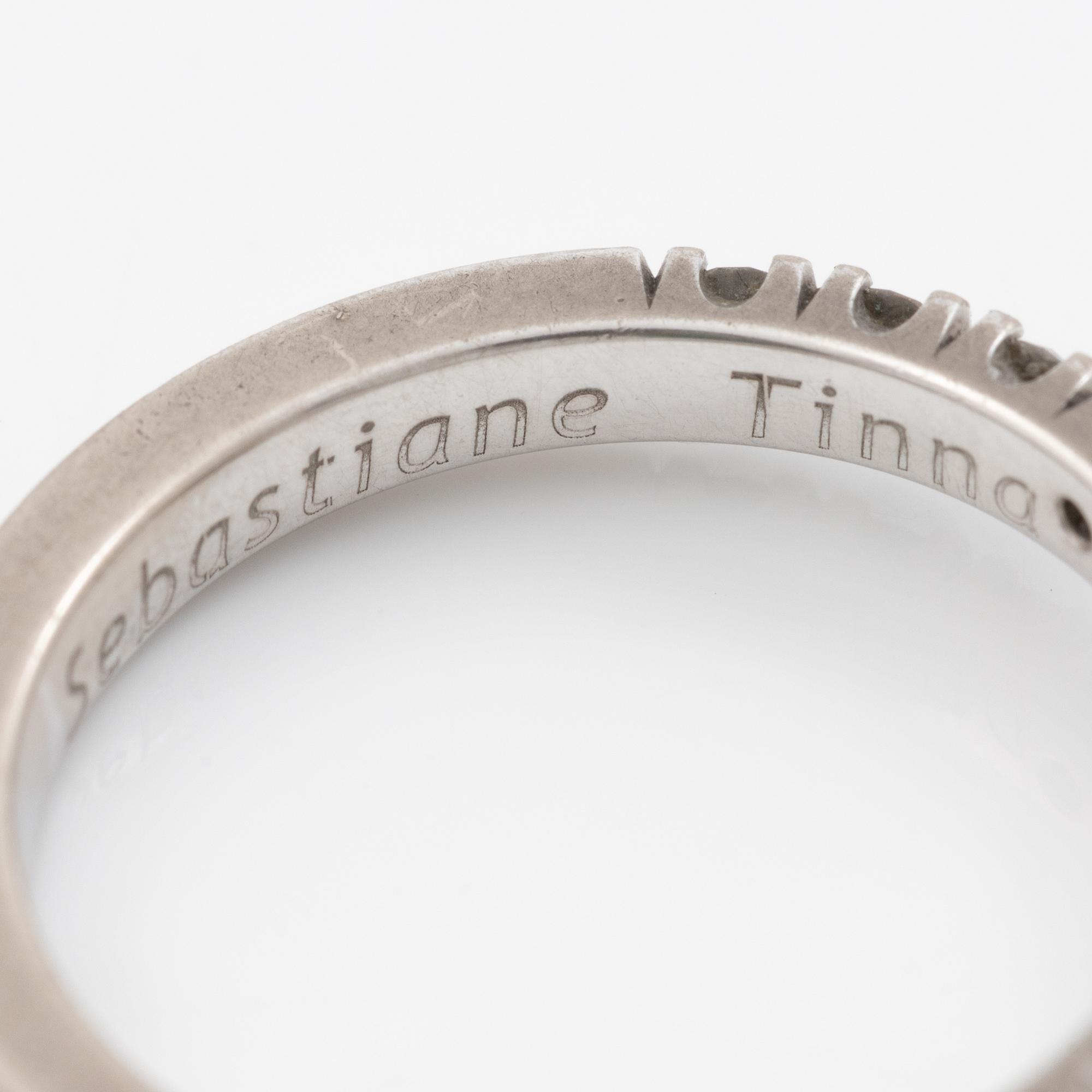 Två ringar, 18K vitguld med briljantslipade diamanter.