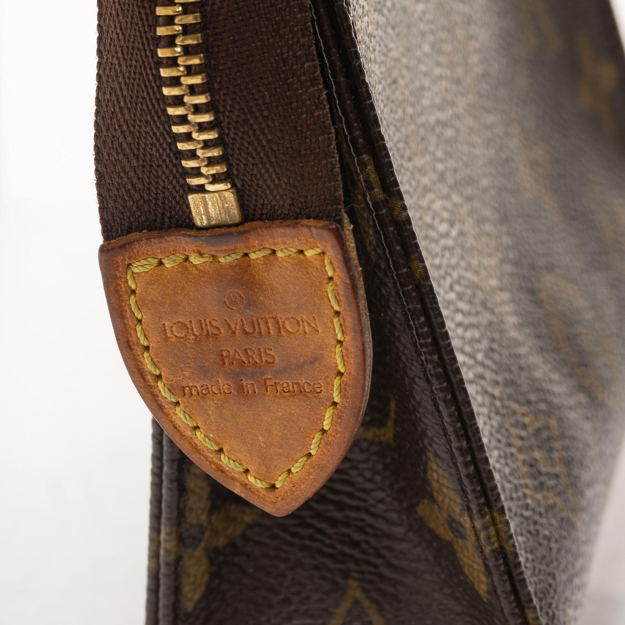 Louis Vuitton, väska, "Pochette Accessoires" samt sminkväska.