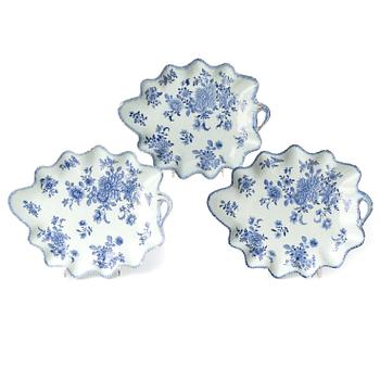 Fat, tre stycken, porslin. Qingdynastin, Qianlong (1736-95).