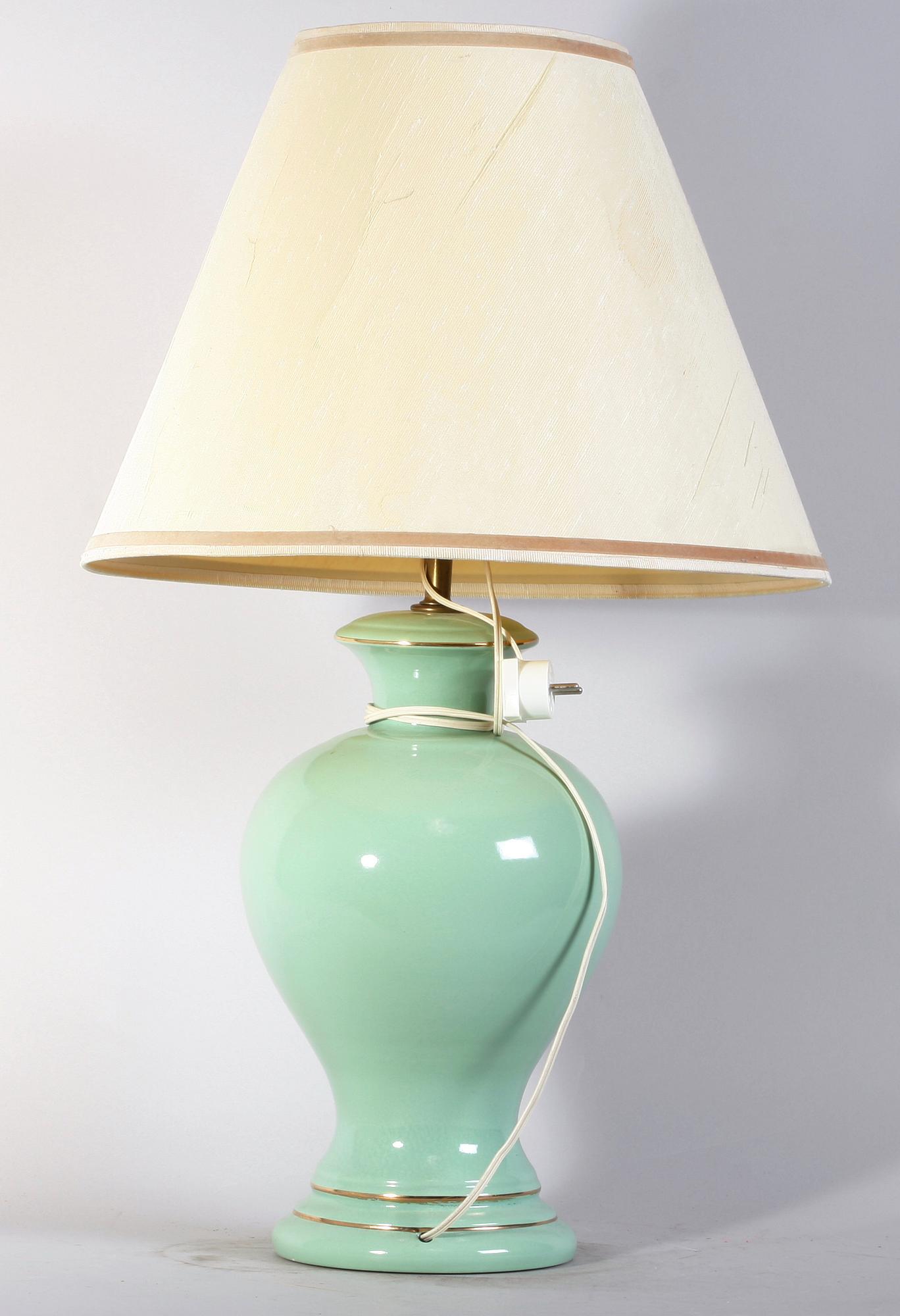 BORDSARMATURER, ett par.