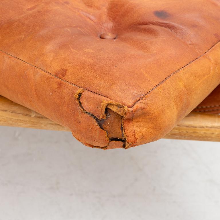 Kaare Klint, karmstolar, "Safari", ett par, Rud. Rasmussens Snedkerier, Danmark, 1900-talets andra hälft.