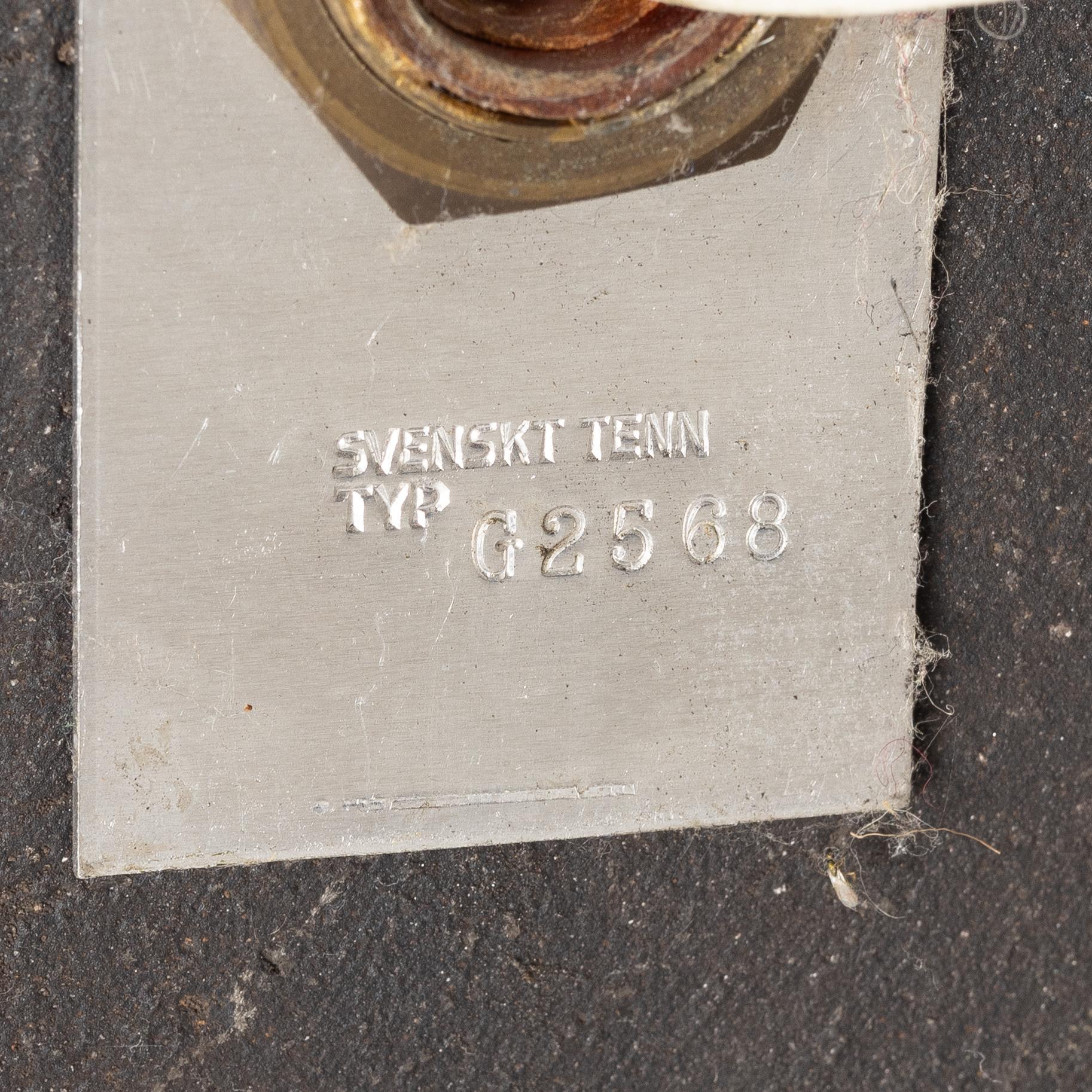 Josef Frank, golvlampa, modell 2568, "Lilla kamelen", Firma Svenskt Tenn.