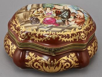 LOCKASK, porslin, Sèvres-liknande märke, 1900-tal.