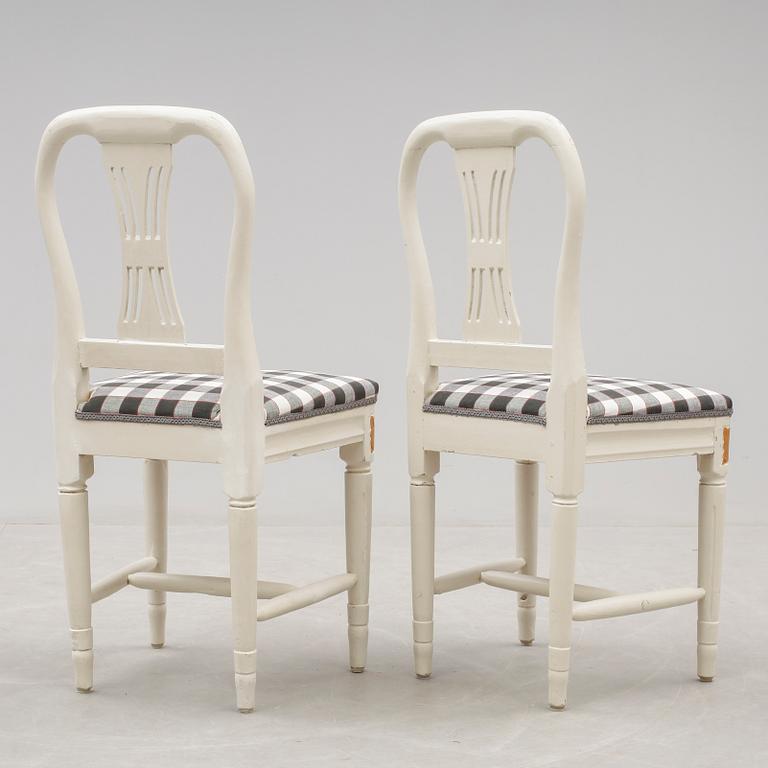 STOLAR, ett par, gustavianska, omkring 1800.