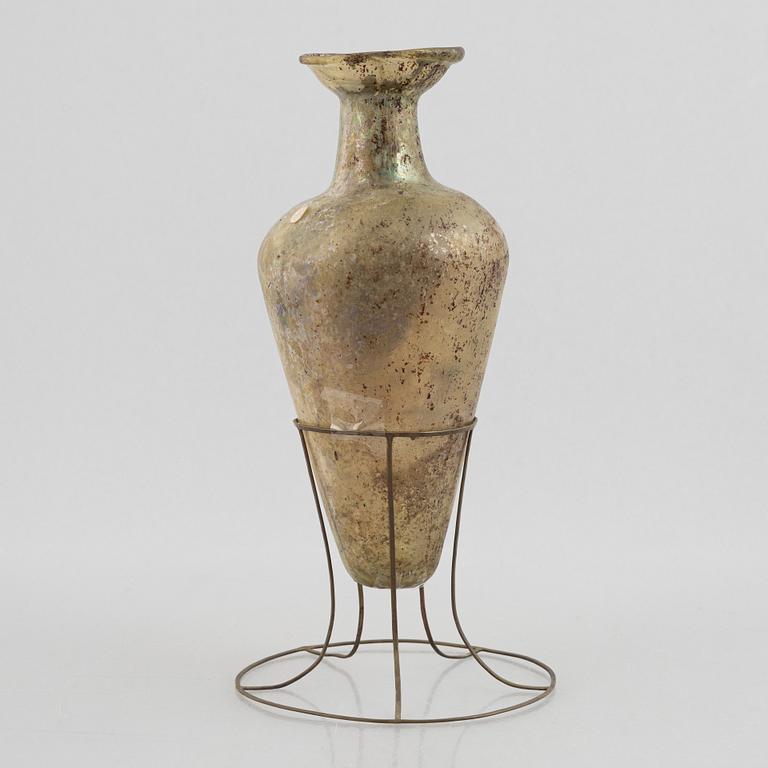 Vas, glas, romersk tid, troligen 300-700 e. Kr.