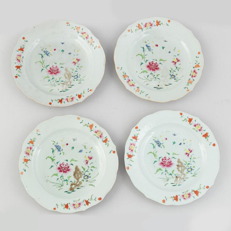 A set of seven Chinese export porcelain plats, Qing Dynasty, Qianlong (1736-95).