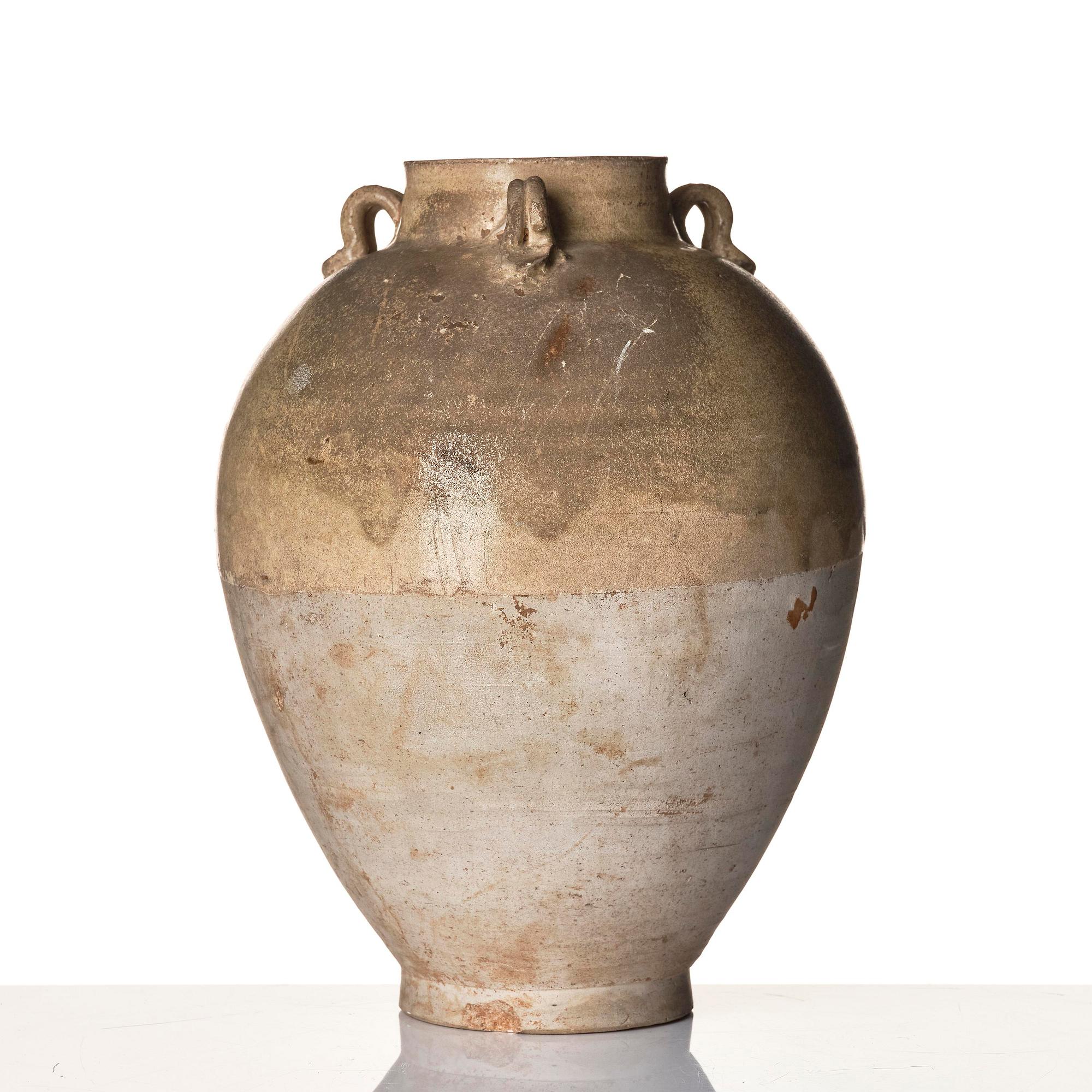 Kruka, keramik. Tang/Suidynastin.