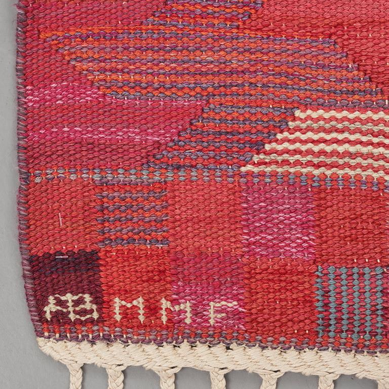 Barbro Nilsson, Matto, "Rödarp", flat weave, ca 298-299 x 185-188 cm, signed AB MMF BN.