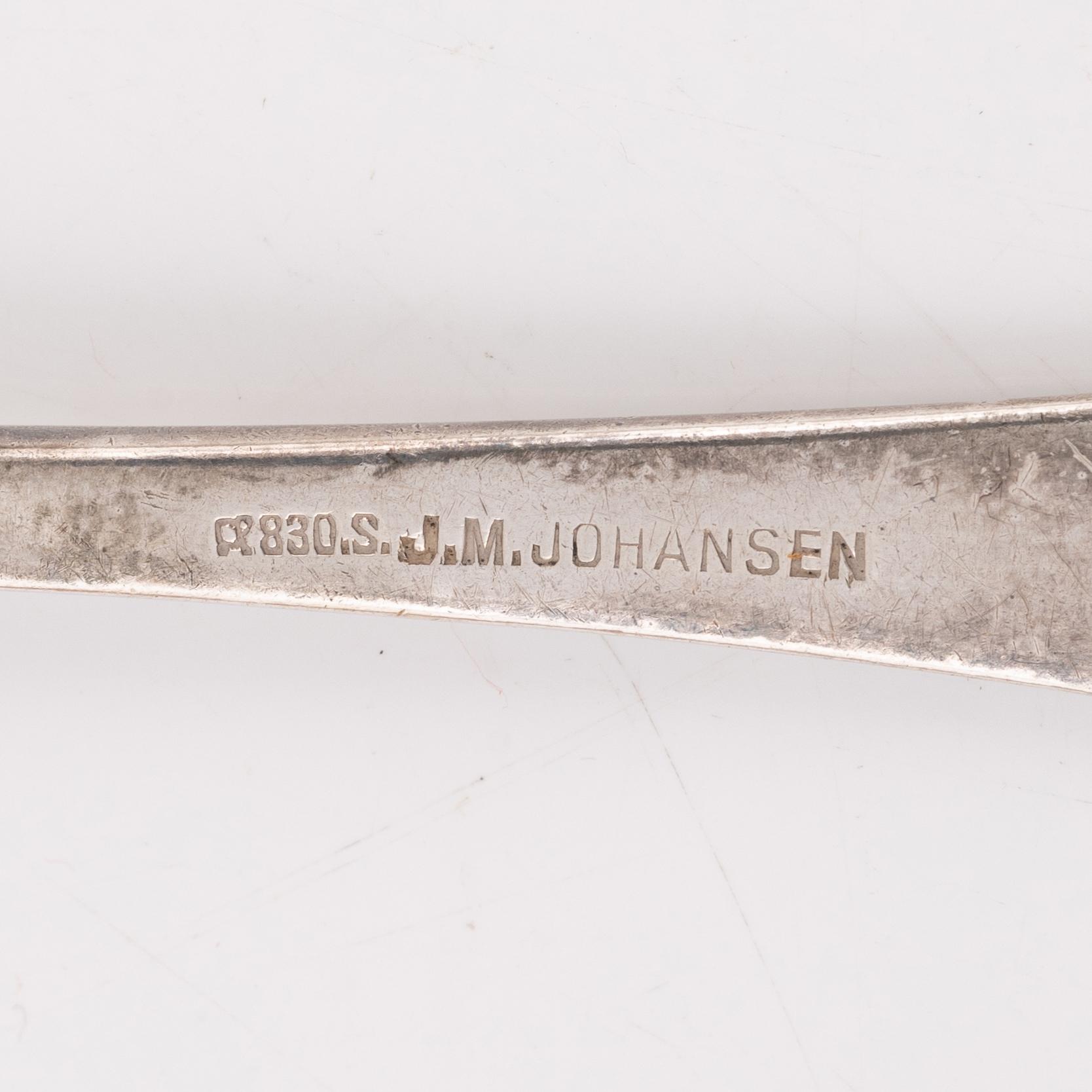 Bestickuppsättning silver och alpaca för undersökning.